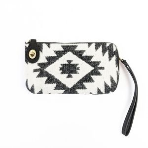 🦋LAST🦋NWT Jen & Co. Kendall Crossbody Clutch, Black and White Aztec